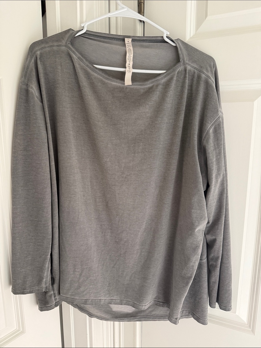 lululemon athletica muted gray scoop neck long sleeve top